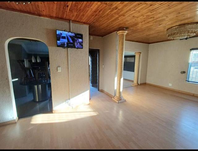 4 BEDROOM HOUSE FOR SALE IN LAUDIUM